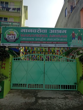 Four Residents Reunited – A Homecoming of Hearts